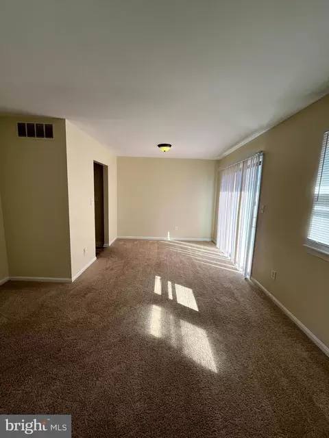 Living - 11 Top View Ct, Windsor Mill, MD 21244 photo 7 of 11