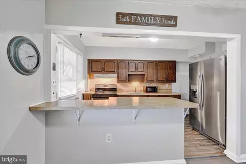 Entry Way - 2013 Wareham Rd, Dundalk, MD 21222 photo 5 of 5