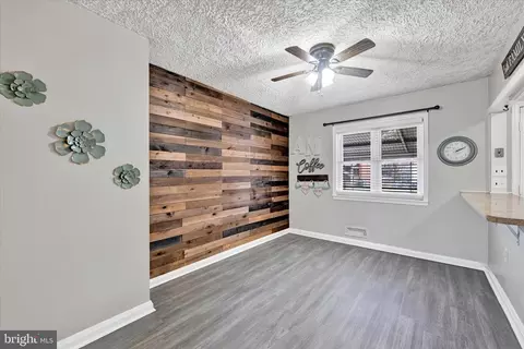 Entry Way - 2013 Wareham Rd, Dundalk, MD 21222 photo 3 of 5