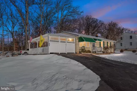 2714 Paper Mill Rd, Phoenix, MD 21131