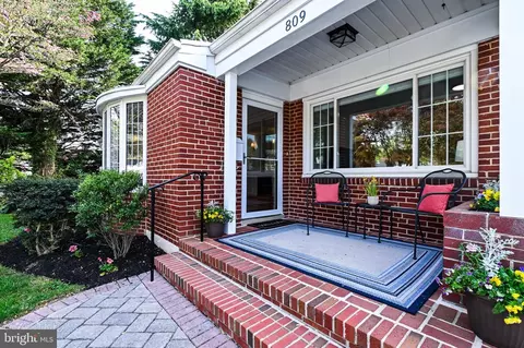 809 Loyola Dr, Towson, MD 21204