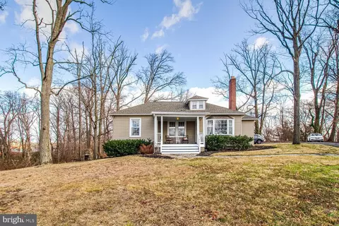 8739 Satyr Hill Rd, Parkville, MD 21234
