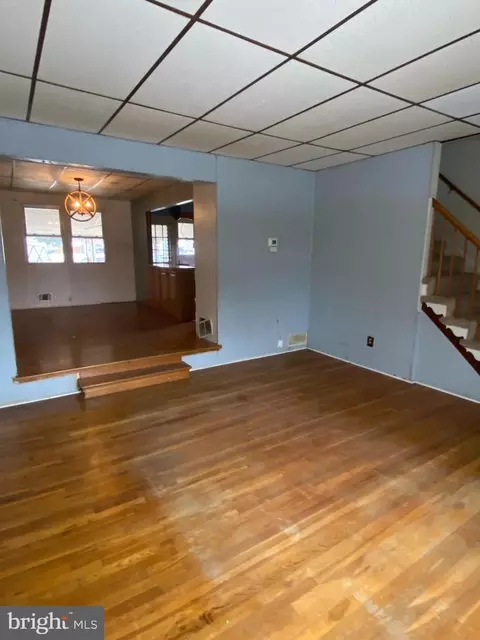 Living - 7919 Gray Hvn, Dundalk, MD 21222 photo 1 of 2