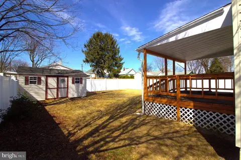 Exterior - 7613 Maple Rd, Dundalk, MD 21222 photo 3 of 5