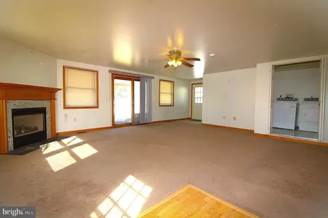 Living - 7613 Maple Rd, Dundalk, MD 21222 photo 1 of 8