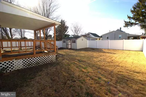 Exterior - 7613 Maple Rd, Dundalk, MD 21222 photo 4 of 5