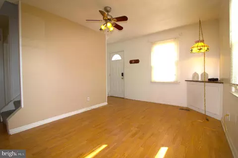Living - 7613 Maple Rd, Dundalk, MD 21222 photo 7 of 8
