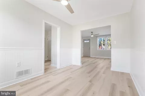 Entry Way - 8634 Oak, Parkville, MD 21234 photo 1 of 2