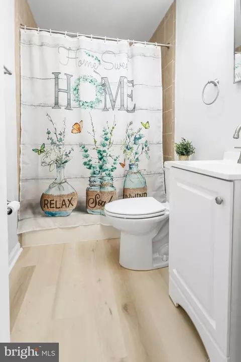 Bath - 8634 Oak, Parkville, MD 21234 photo 1 of 3