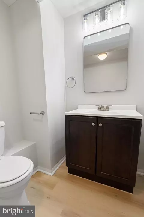 Bath - 8634 Oak, Parkville, MD 21234 photo 2 of 3