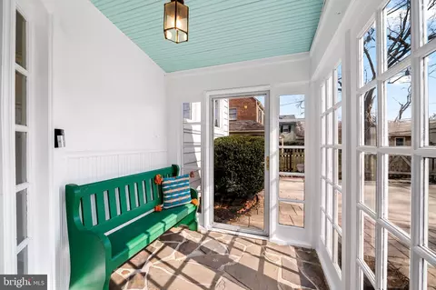 Exterior - 703 Chumleigh Rd, Baltimore, MD 21212 photo 2 of 5
