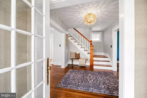 Entry Way - 703 Chumleigh Rd, Baltimore, MD 21212 photo 2 of 4