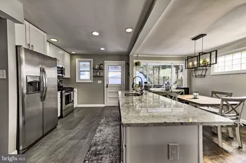 Kitchen - 547 Brook Rd, Towson, MD 21286 photo 5 of 9