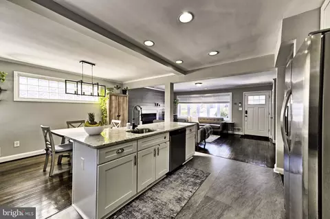 Kitchen - 547 Brook Rd, Towson, MD 21286 photo 7 of 9