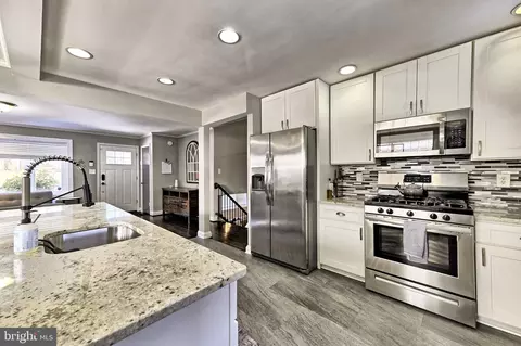 Kitchen - 547 Brook Rd, Towson, MD 21286 photo 4 of 9