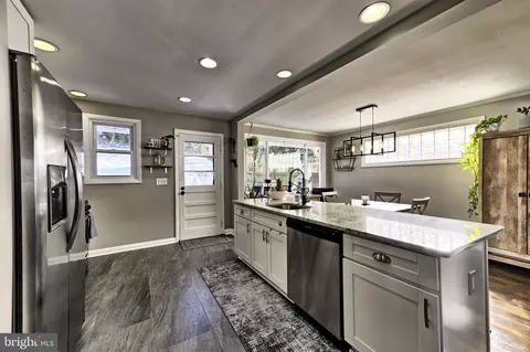 Kitchen - 547 Brook Rd, Towson, MD 21286 photo 6 of 9