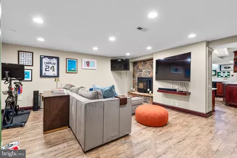 410 Dumbarton Rd, Baltimore, MD 21212 photo 12