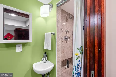 410 Dumbarton Rd, Baltimore, MD 21212 photo 17