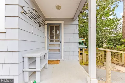 Exterior - 6405 Pinehurst Rd, Baltimore, MD 21212 photo 6 of 11