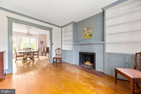 Living - 6405 Pinehurst Rd, Baltimore, MD 21212 photo 2 of 2
