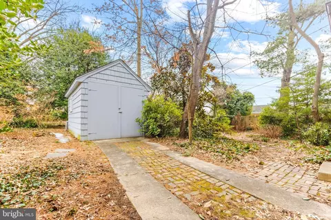 Exterior - 6405 Pinehurst Rd, Baltimore, MD 21212 photo 8 of 11
