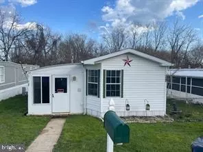 122 Judywood Ln, Essex, MD 21221
