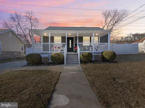 22 Walkway Ct, Middle River, MD 21220