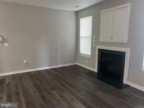 Living - 7412 Hindon Cir #103, Baltimore, MD 21244 photo 2 of 5