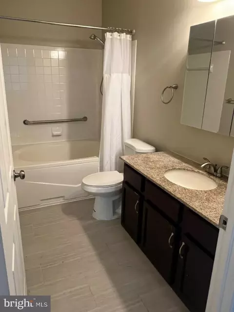 Bath - 7412 Hindon Cir #103, Baltimore, MD 21244 photo 2 of 3