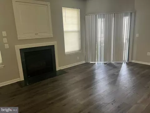 Living - 7412 Hindon Cir #103, Baltimore, MD 21244 photo 3 of 5