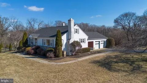 1 Irving Pl, Baldwin, MD 21013