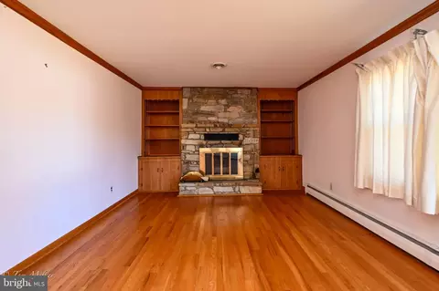 Living - 1 Irving Pl, Baldwin, MD 21013 photo 5 of 7