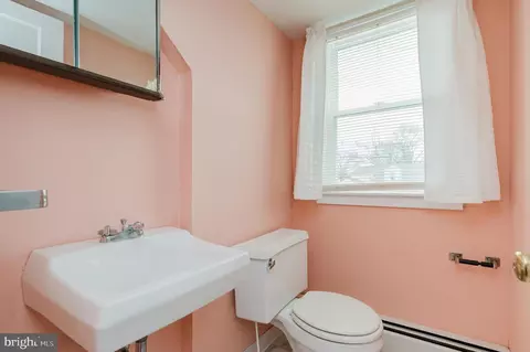 8236 Northview Rd, Dundalk, MD 21222 photo 33