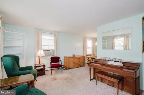8236 Northview Rd, Dundalk, MD 21222 photo 3