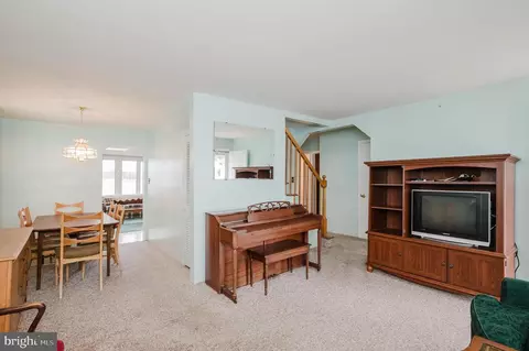 8236 Northview Rd, Dundalk, MD 21222 photo 4