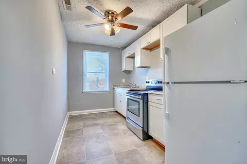 Kitchen - 2995 Yorkway, Dundalk, MD 21222 photo 3 of 4