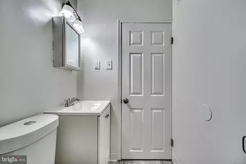 Entry Way - 2995 Yorkway, Dundalk, MD 21222 photo 5 of 6