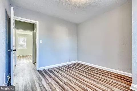 Entry Way - 2995 Yorkway, Dundalk, MD 21222 photo 1 of 6
