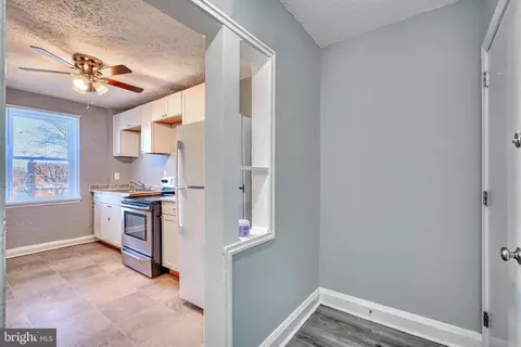 Entry Way - 2995 Yorkway, Dundalk, MD 21222 photo 6 of 6
