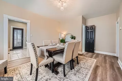 Dining - 2415 Hammonds Ferry Rd, Halethorpe, MD 21227 photo 2 of 2