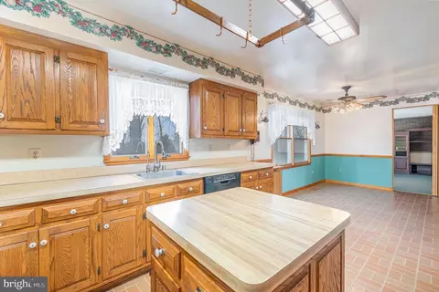 Kitchen - 15122 Eastview Dr, Upperco, MD 21155 photo 4 of 4