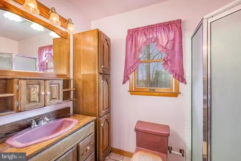 Bath - 15122 Eastview Dr, Upperco, MD 21155 photo 2 of 3