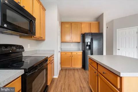 Kitchen - 615 Tinker Rd, Middle River, MD 21220 photo 3 of 4