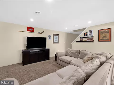 Living - 18718 Falls Rd, Hampstead, MD 21074 photo 7 of 7