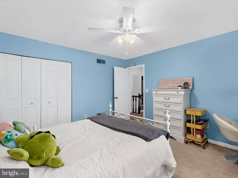 Bedroom - 18718 Falls Rd, Hampstead, MD 21074 photo 5 of 12