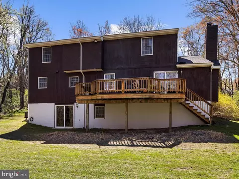 Exterior - 18718 Falls Rd, Hampstead, MD 21074 photo 10 of 12