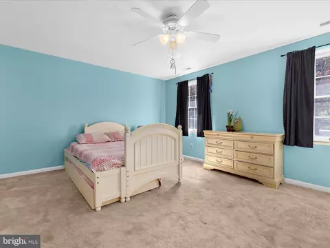 Bedroom - 18718 Falls Rd, Hampstead, MD 21074 photo 3 of 12