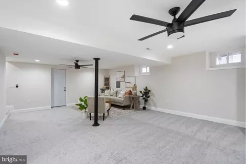 Living - 9532 Bauer Ave, Nottingham, MD 21236 photo 3 of 3