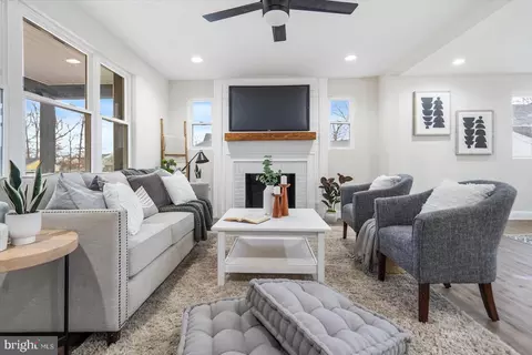 Living - 9532 Bauer Ave, Nottingham, MD 21236 photo 1 of 3