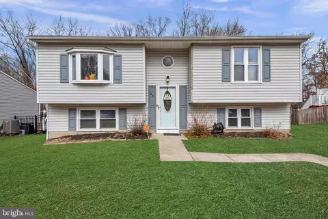 617 Fuselage Ave, Essex, MD 21221